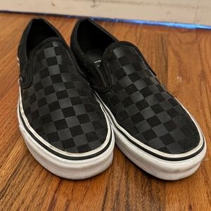 Vans Black on Black Lo Top UK6